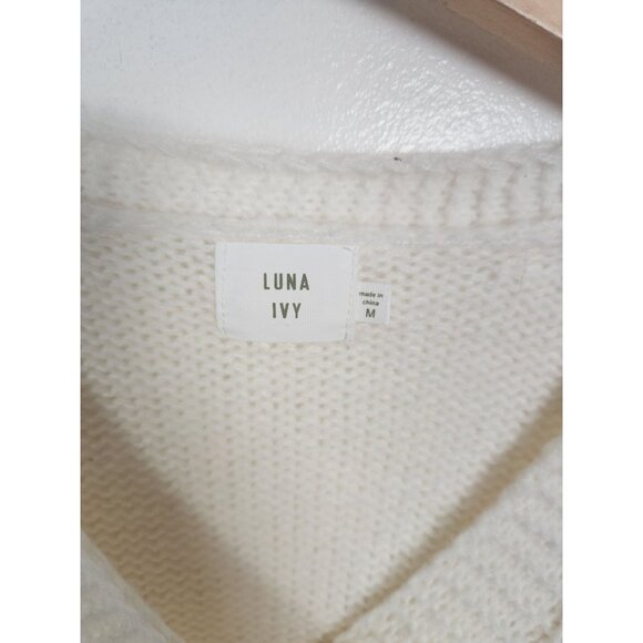 Luna Ivy Women's Sz. M Heart Button Up Long Sleeve Button Up Cardigan Sweater NW - Picture 2 of 6